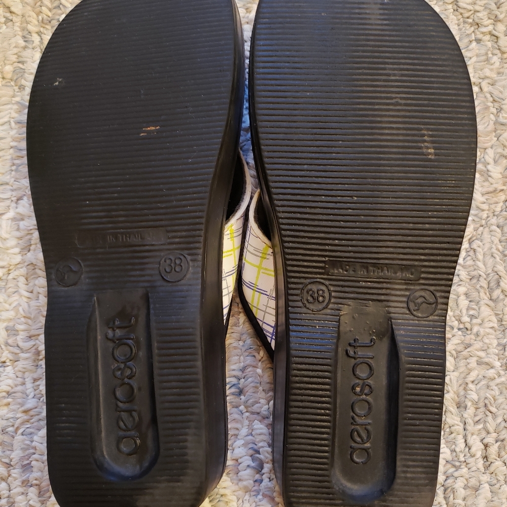Sandals - Picture 2 of 4